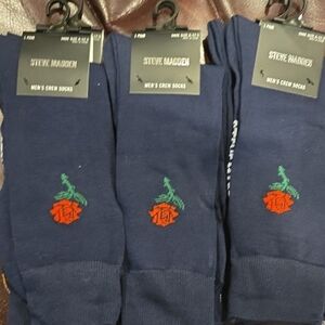 Steve Madden Men's Black Socks with Red Rose Design (6 Pair)